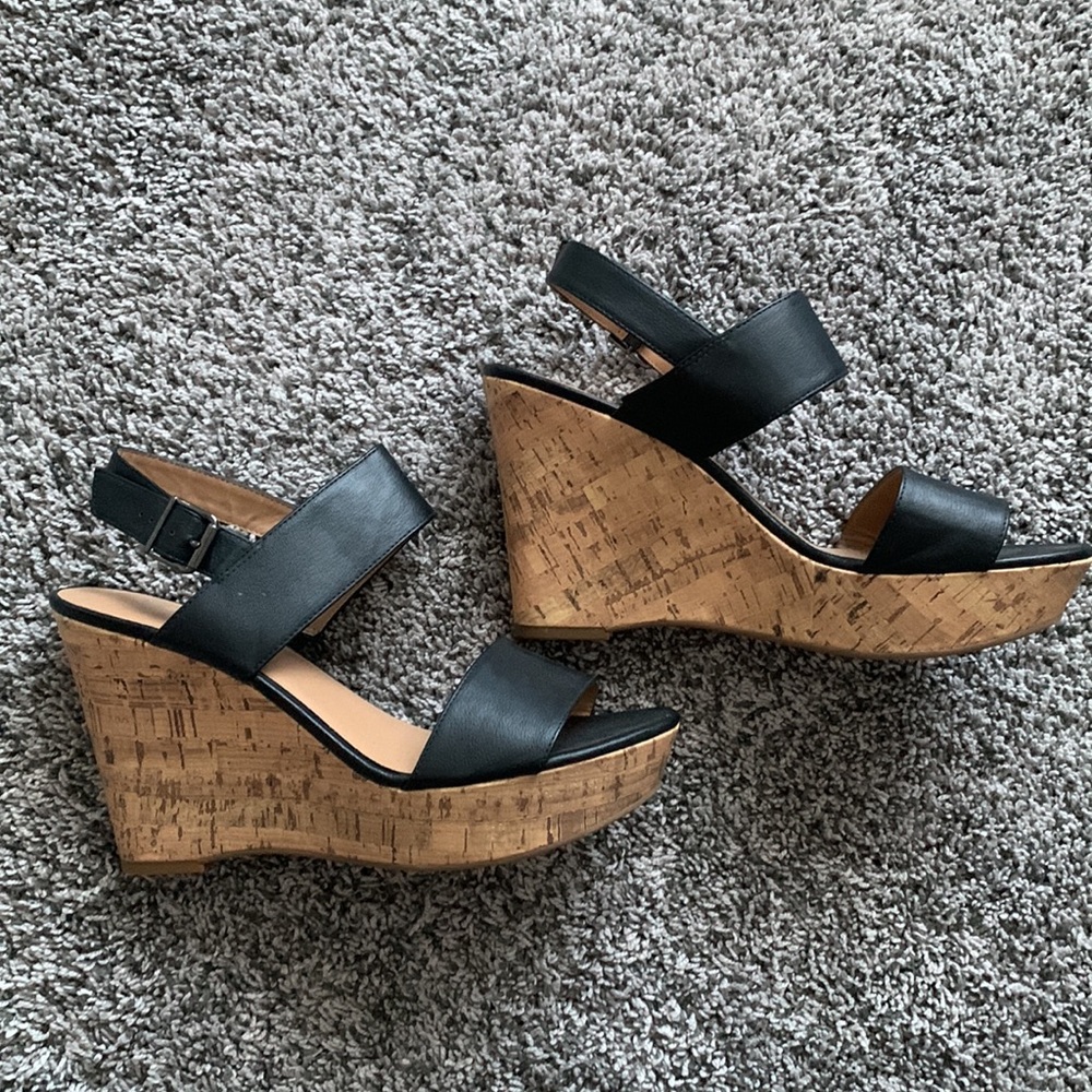 Franco Sarto black wedge sandals - Picture 2 of 5